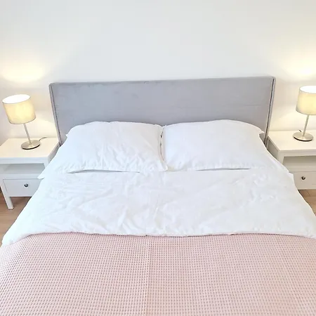 Classic - Prywatny Parking, Blisko Szpital Arkonska I Strzalowska * シュチェチン