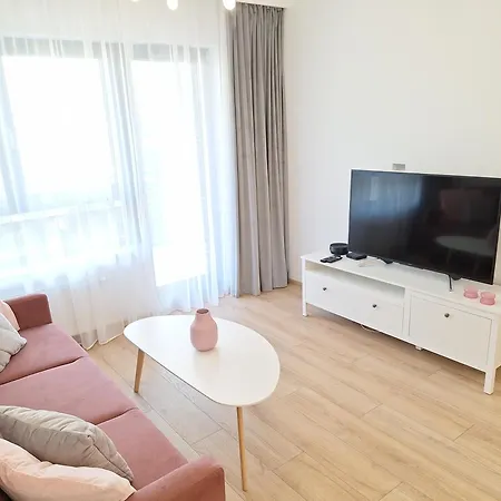 Classic - Prywatny Parking, Blisko Szpital Arkonska I Strzalowska Szczecin