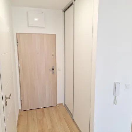 Apartament Classic - Prywatny Parking, Blisko Szpital Arkońska I Strzałowska