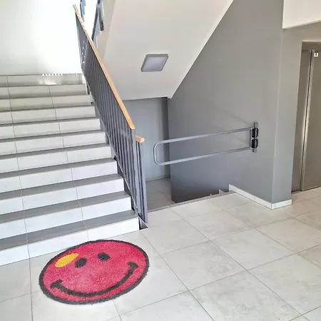 Classic - Prywatny Parking, Blisko Szpital Arkonska I Strzalowska アパート *