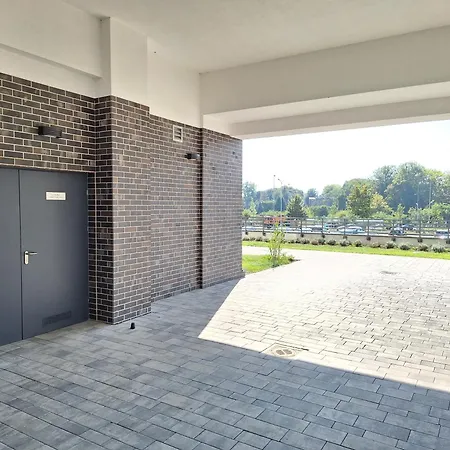 Classic - Prywatny Parking, Blisko Szpital Arkońska I Strzałowska Szczecin