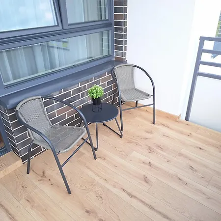 Apartament Classic - Prywatny Parking, Blisko Szpital Arkońska I Strzałowska