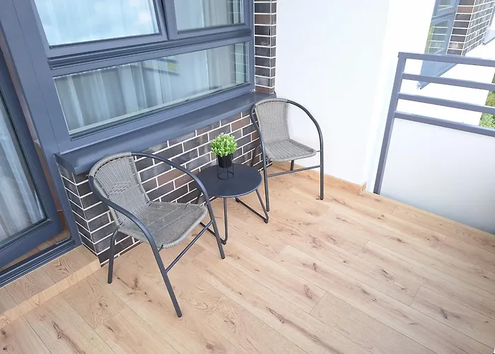 Apartment Classic - Prywatny Parking, Blisko Szpital Arkonska I Strzalowska